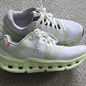 On Cloud Running White and Green Sneakers